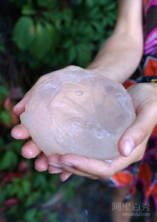 你敢吃吗?可以吃的水瓶,环保又方便--置顶表情